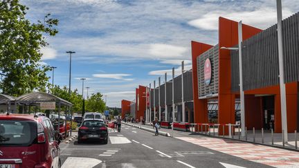 Un hypermarché à Perpignan, le 5 juin 2020. (MICHEL CLEMENTZ / MAXPPP)