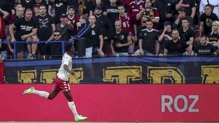 Aurélien Tchouameni célèbre son but lors du match aller&nbsp;du troisième tour de qualification de la ligue des champions,&nbsp;face au Sparta, à Prague, 3 août 2021. (MARTIN DIVISEK / EPA / MAXPPP)