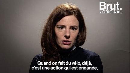 VIDEO. Une ligne de vêtements adaptés pour encourager les femmes à faire du vélo (BRUT)