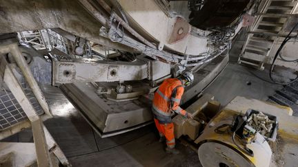 Des cadences infernales, des contrôles insuffisants... Déjà cinq morts par accidents sur les chantiers du grand Paris Express (photo d'illustration, sur le chantier de Créteil). (LUDOVIC MARIN / AFP)