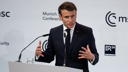 Le président français Emmanuel Macron, lors de la 59e Conférence de Munich (Allemagne) sur la sécurité, le 17 février 2023. (SVEN HOPPE / DPA / AFP)