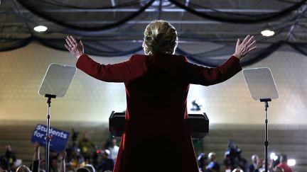 La candidate démocrate à la Maison Blanche, Hillary Clinton, lors d'un meeting à Pittsburgh (Etats-Unis), le 22 octobre 2016. (JUSTIN SULLIVAN / GETTY IMAGES NORTH AMERICA / AFP)