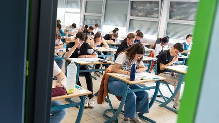 La première épreuve du baccalauréat 2022 au lycée Joliot-Curie de Rennes, le 11 mai 2022. (MATHIEU PATTIER / MAXPPP)