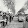 Les mineurs lorrains sont accueillis en héros par les ouvriers de Bobigny (Seine-Saint-Denis), le 13 mars 1963.&nbsp; (AFP)