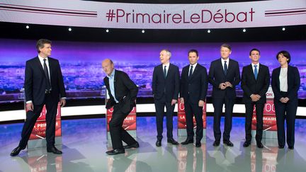 Les sept candidats à la primaire de la gauche, le 12 janvier 2017. (CHAMUSSY/SIPA)