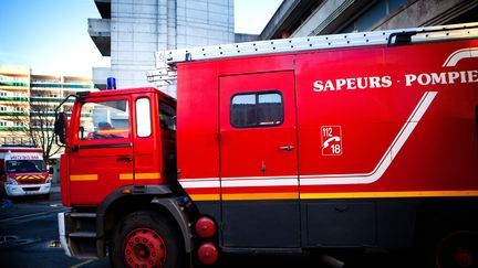 Un camion de pompiers à Paris, le 1er mars 2021. (AMELIE BENOIST / IMAGE POINT FR / AFP)