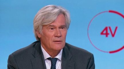 Politique : pour Stéphane Le Foll, "ce n'est pas un congrès qu'il faut aujourd'hui pour le PS, c'est une refondation"