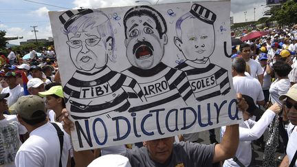 Une manifestation à Caracas, le 26 octobre, contre le gouvernement du président Nicolas Maduro. (JUAN BARRETO / AFP)