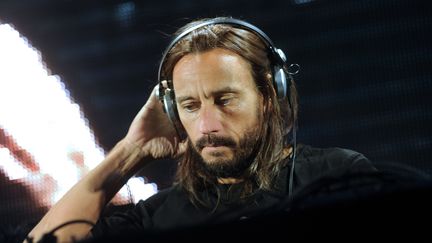 Le concert de Bob Sinclar aurait eu lieu sans aucun public et aurait été diffusé uniquement sur internet, au profit de la lutte contre le Covid-19. (FRANCOIS LO PRESTI / AFP)