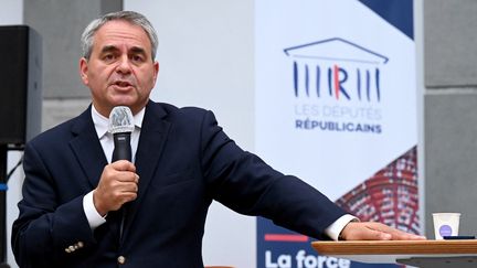 Xavier Bertrand s'exprime lors des journées parlementaires des Républicains, à Nîmes (Gard), le 10 septembre 2021. (PASCAL GUYOT / AFP)