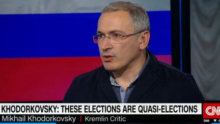 Interviewé (lien en anglais) le 13 septembre 2016 sur CNN par Christiane Amapour, l'opposant et ancien oligarque Mikhaïl Khodorkovski dénonce de «fausses élections». (Capture d&#039;écran CNN)