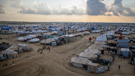 Le camp de réfugiés d'Al-Hol (Syrie), le 17 février 2019. (BULENT KILIC / AFP)