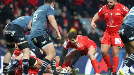 Antoine Dupont lors du match entre le Stade Toulousain et le Munster en Champions Cup, le 22 janvier 2023. (CHARLY TRIBALLEAU / AFP)