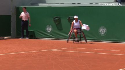 Ksenia Chasteau a battu la Japonaise Yuma Takamuro en 1/2 finale du tennis fauteuil féminin junior.  La Française s'est imposée en deux sets : 6-1, 6-3.