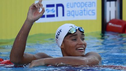 La nageuse Analia Pigrée lors de sa victoire sur 50 mètres dos aux championnats d'Europe de natation, à Rome (Italie), le 14 août 2022. (FILIPPO MONTEFORTE / AFP)