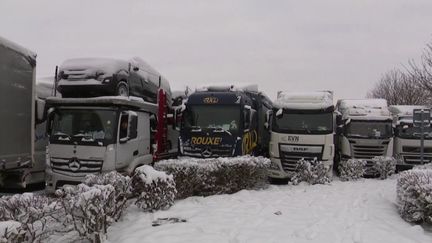 Neige : la colère des chauffeurs de poids lourds immobilisés pendant une nuit