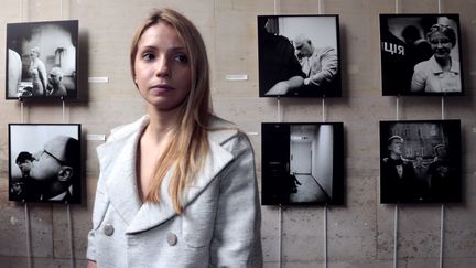 La fille de Ioulia Timochenko,&nbsp;Evguenia, le 15 juin 2012, &agrave; la mairie du 6e arrondissement de Paris. (JACQUES DEMARTHON / AFP)