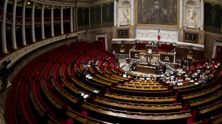 Les d&eacute;put&eacute;s ont vot&eacute;, dans la nuit du lundi 24 au mardi 25 f&eacute;vrier 2014, un texte renfor&ccedil;ant l'encadrement des stages. (JOEL SAGET / AFP)