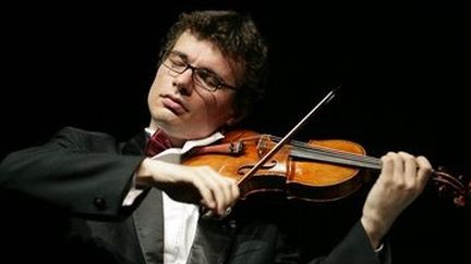 Le violoniste Alexandru Tomescu 
 (artline.ro)