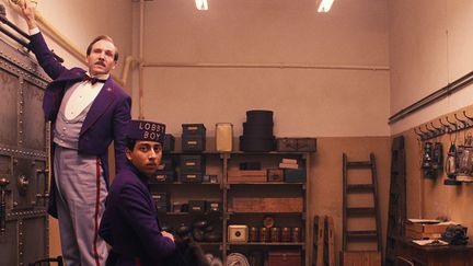 Ralph Fiennes et Tony Revolory dans "The Grand Budapest Hotel" 
 (Twentieth Century Fox France )