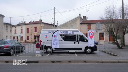 Un Solidaribus sillonne les campagnes lorraines au secours des oubliés du numérique