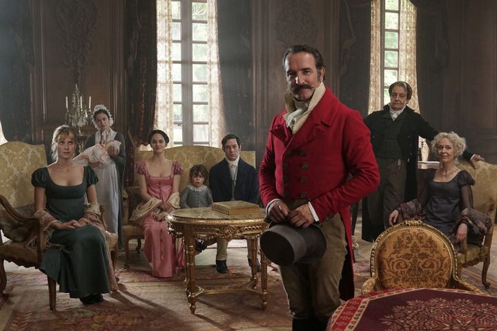 Christian Bujeau, Evelyne Buyle, Jean Dujardin, Mélanie Laurent, Noémie Merlant dans "Le Retour du héros" de Laurent Tirard
 (Christophe Brachet / JD Prod / Les Films sur Mesure)