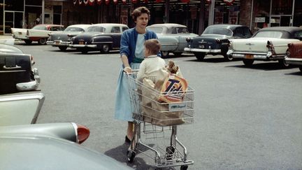 Jean-Philippe Charbonnier Au supermarché, New-Rochell, États-Unis (RHA001613), 1958 (JEAN-PHILIPPE CHARBONNIER / GAMMA-RAPHO)