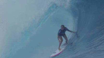 Surf : la Française Vahine Fierro remporte le Tahiti Pro