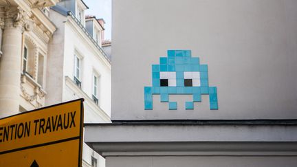 Un "Space Invaders" dans les rues de Paris, le 14 mai 2017. (PIERRE GAUTHERON / HANS LUCAS / AFP)