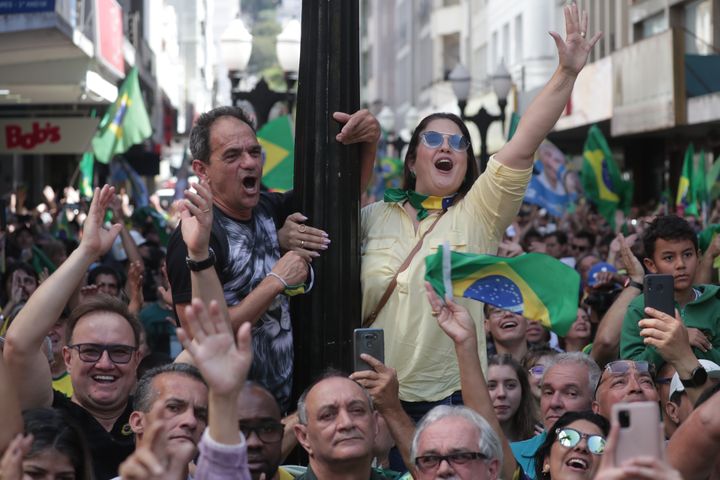 Les partisans de Jair Bolsonaro lors de son lancement de campagne à Juiz de Fora (ANDRE COELHO / EFE)