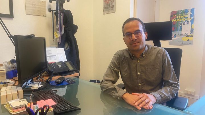 Dan Lert, président de la régie Eau de Paris et adjoint écologiste à la maire de Paris. (LAURIANE DELANOE / FRANCEINFO / RADIO FRANCE)