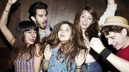 Sept jeunes sur dix voient l'avenir d'un bon &oelig;il, selon deux sondages publi&eacute;s le 6 janvier 2014. (GETTY IMAGES)