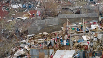 Cyclone Chido à Mayotte : auprès des victimes d'un quartier dévasté