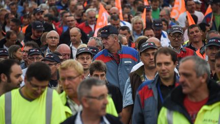 Des salariés d'Alstom Transport à Belfort, lors d'une manifestation, jeudi 15 septembre 2016.&nbsp; (SEBASTIEN BOZON / AFP)