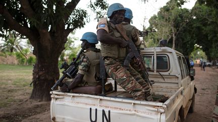 Casques bleus camerounais de l'ONU dans le village de Bambara en République Centrafricaine, le 15 avril 2017. (BAZ RATNER / X02483)