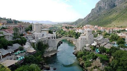 Le pont de Mostar détruit durant la guerre, reconstruit en 2003. (DR)