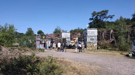 Troisième rave-party en moins d'un mois&nbsp; à Laillé (Ille-et-Vilaine), samedi 28 mai 2022. (Pierre-Antoine Lefort / FRANCE BLEU ARMORIQUE)