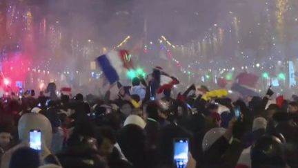 Finale de la Coupe du monde 2022 : soirée riche en émotion sur les Champs-Elysées, qui se vident progressivement (France 2)