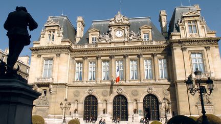 L'h&ocirc;tel de ville de Neuilly-sur-Seine (Hauts-de-Seine), le 12 f&eacute;vrier 2008. (JEAN AYISSI / AFP)