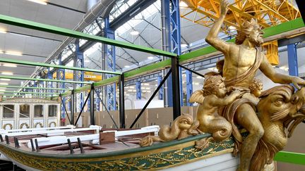 Le canot de Napoléon 1er dévoilé au public à Brest, avant sa restauration.&nbsp; (VINCENT MOUCHEL / MAXPPP)