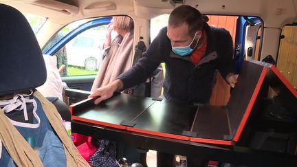 Une malle amovible pour transformer sa voiture en mini camping-car. (CAPTURE D'ÉCRAN FRANCE 3)