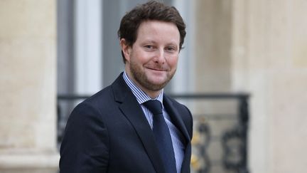 Le ministre des Transports Clément Beaune quitte l'Elysée à Paris, le 23 janvier 2023. (LUDOVIC MARIN / AFP)