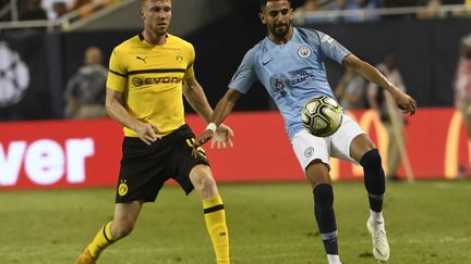 Riyad Mahrez s'est incliné pour sa première sortie avec Manchester City. (DAVID BANKS / GETTY IMAGES NORTH AMERICA)