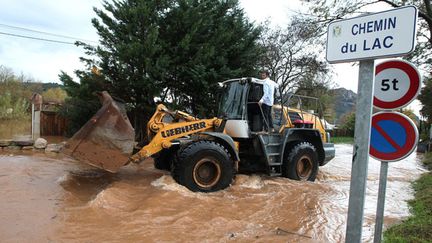 &nbsp; (Inondations à Roquebrune-sur-Argens, où 10 personnes ont été évacuées par hélicoptère © Maxppp)