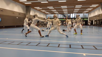 L'heure est à l'assaut pour l'équipe de France de sabre. (FABRICE RIGOBERT / RADIO FRANCE)