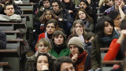 Des &eacute;tudiants de l'universit&eacute; de Strasbourg (Bas-Rhin),&nbsp;le 9 f&eacute;vrier 2009. (VINCENT KESSLER / REUTERS)