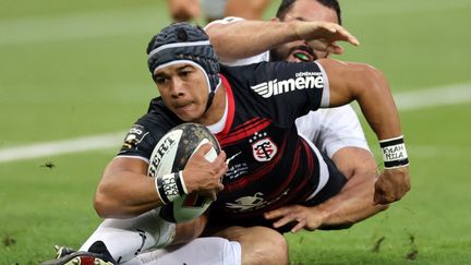 L'ex-Toulousain désormais Toulonnais cette saison, Cheslin Kolbe, a animé la fin du mois d'août par son transfert précipité entre les deux clubs de l'élite. (THOMAS COEX / AFP)