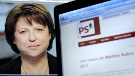 La cellule web du Parti socialiste de Martine Aubry riposte en direct (LIONEL BONAVENTURE / AFP)