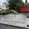 La tombe de l'auteur antisémite et collaborationniste Robert Brasillach, au cimetière de Charonne, à Paris, le 18 février 2019. (LOUIS SAN / FRANCEINFO)