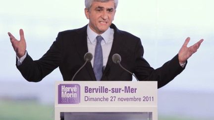 Hervé Morin lors de l'annonce officielle de sa candidature à Berville-sur-Mer (KENZO TRIBOUILLARD / AFP)